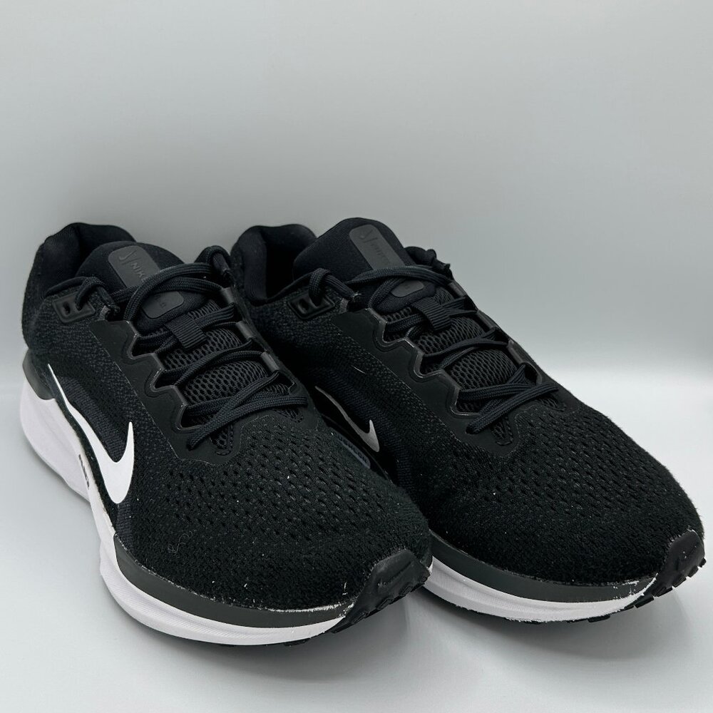Nike Winflo 11 Black / White